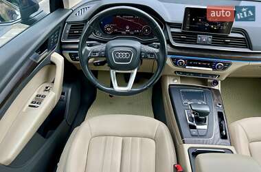 Позашляховик / Кросовер Audi Q5 2017 в 