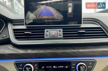 Позашляховик / Кросовер Audi Q5 2017 в 