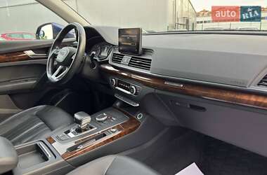 Внедорожник / Кроссовер Audi Q5 2017 в 
