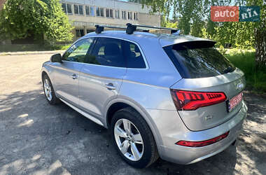 Внедорожник / Кроссовер Audi Q5 2018 в 