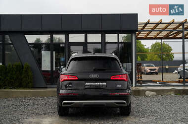 Позашляховик / Кросовер Audi Q5 2018 в 