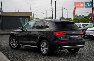 Позашляховик / Кросовер Audi Q5 2018 в 