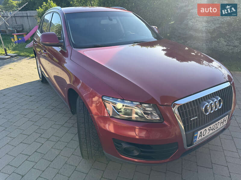 Внедорожник / Кроссовер Audi Q5 2011 в Сваляве