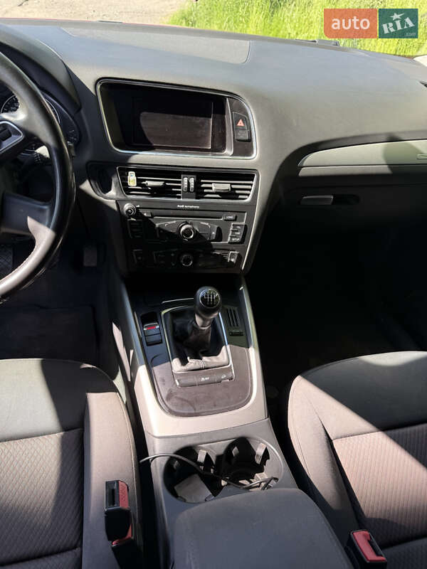 Внедорожник / Кроссовер Audi Q5 2011 в Сваляве