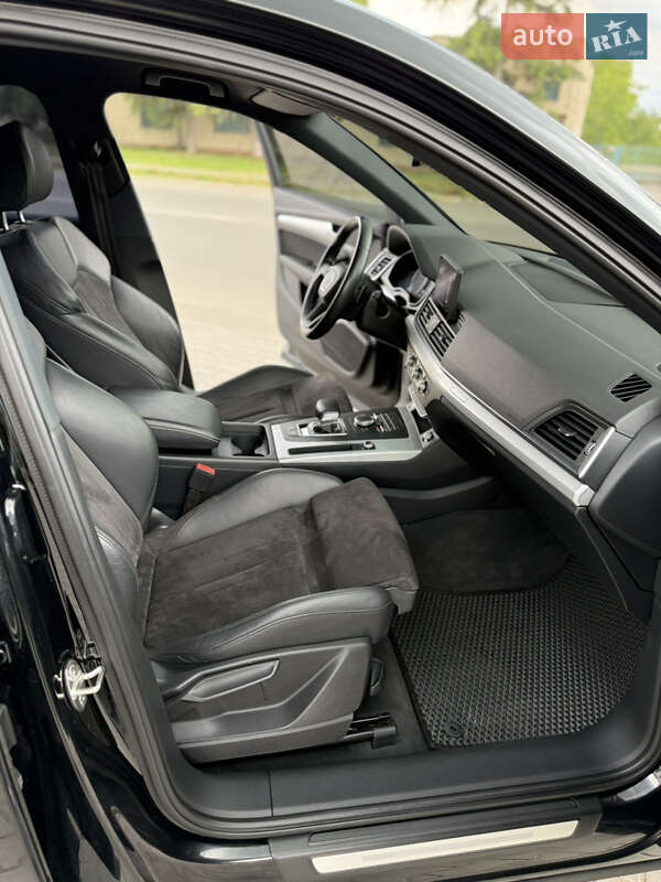 Внедорожник / Кроссовер Audi Q5 2017 в Виноградове