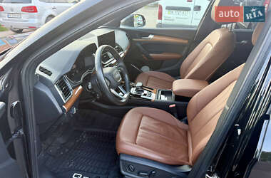 Внедорожник / Кроссовер Audi Q5 2021 в 