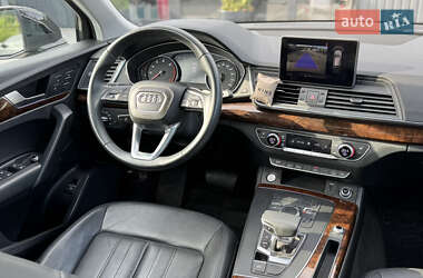 Позашляховик / Кросовер Audi Q5 2020 в 