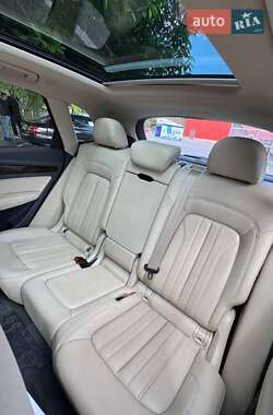 Внедорожник / Кроссовер Audi Q5 2017 в 
