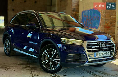 Внедорожник / Кроссовер Audi Q5 2017 в 