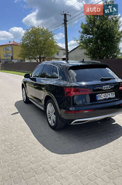Позашляховик / Кросовер Audi Q5 2018 в 