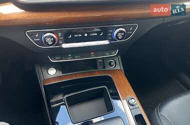 Внедорожник / Кроссовер Audi Q5 2020 в 