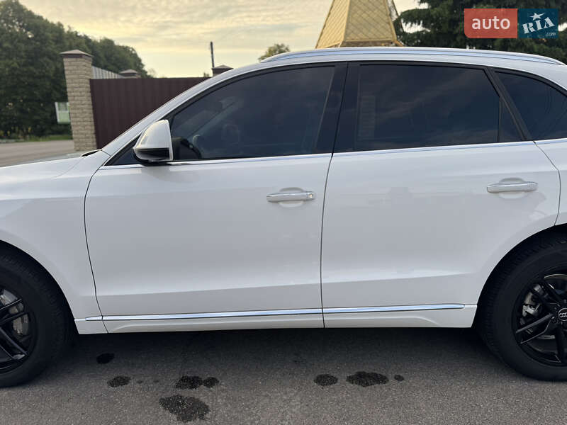 Позашляховик / Кросовер Audi Q5 2017 в Умані