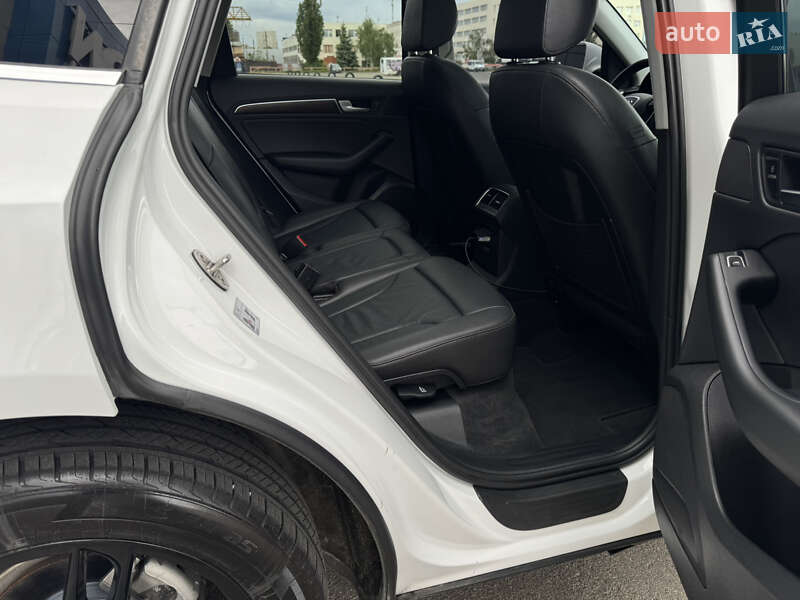 Позашляховик / Кросовер Audi Q5 2017 в Умані