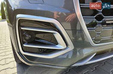 Внедорожник / Кроссовер Audi Q5 2021 в 