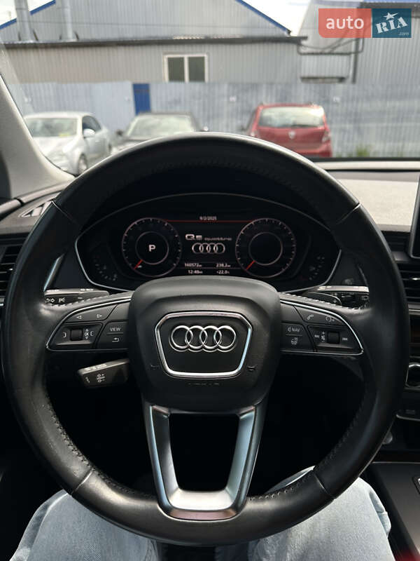 Позашляховик / Кросовер Audi Q5 2018 в Луцьку