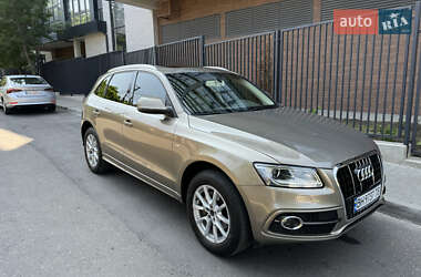 Внедорожник / Кроссовер Audi Q5 2012 в 
