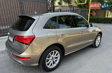Внедорожник / Кроссовер Audi Q5 2012 в 