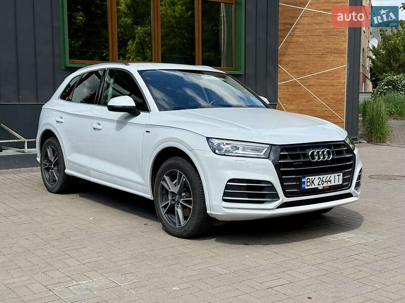 Позашляховик / Кросовер Audi Q5 2020 в Рівному