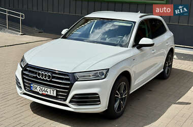 Позашляховик / Кросовер Audi Q5 2020 в 