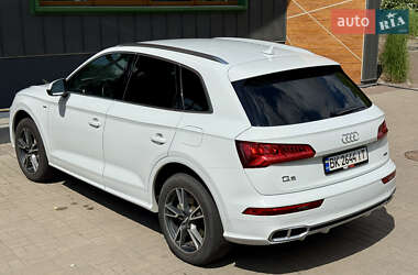 Позашляховик / Кросовер Audi Q5 2020 в 