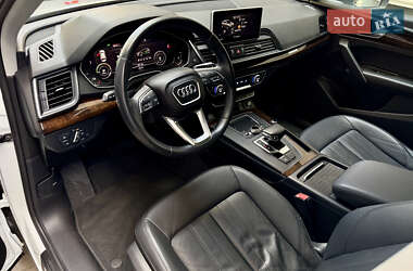 Позашляховик / Кросовер Audi Q5 2020 в 