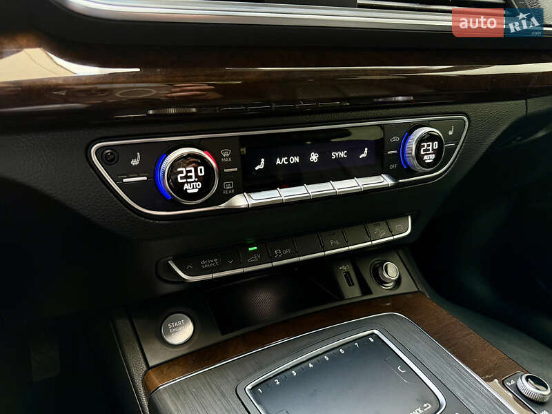 Позашляховик / Кросовер Audi Q5 2020 в Рівному