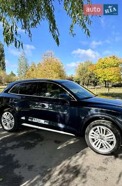 Внедорожник / Кроссовер Audi Q5 2018 в 