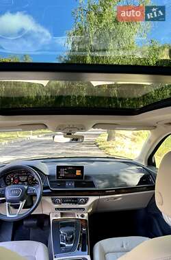 Внедорожник / Кроссовер Audi Q5 2018 в 