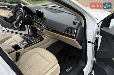 Позашляховик / Кросовер Audi Q5 2018 в 