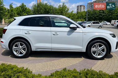 Внедорожник / Кроссовер Audi Q5 2021 в 
