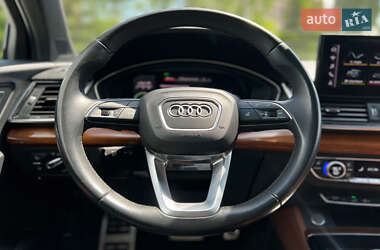 Внедорожник / Кроссовер Audi Q5 2021 в 