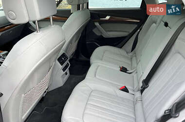 Внедорожник / Кроссовер Audi Q5 2021 в 