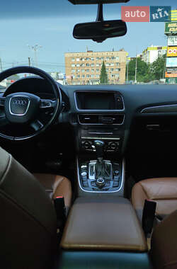 Внедорожник / Кроссовер Audi Q5 2011 в 