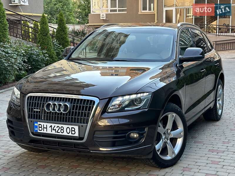 Внедорожник / Кроссовер Audi Q5 2012 в 