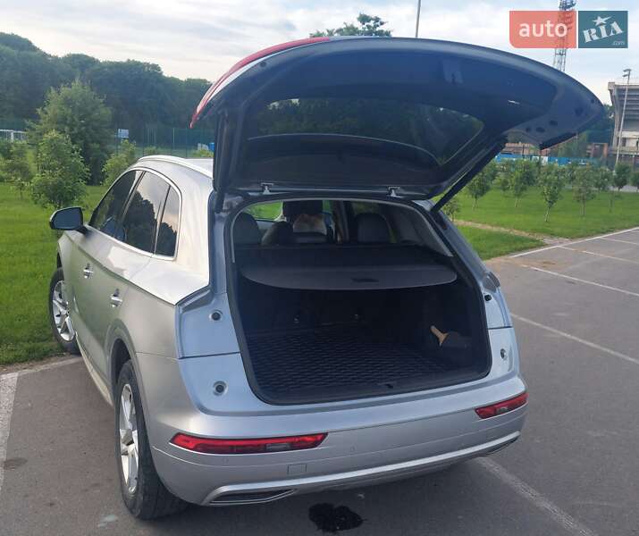 Внедорожник / Кроссовер Audi Q5 2018 в Ивано-Франковске