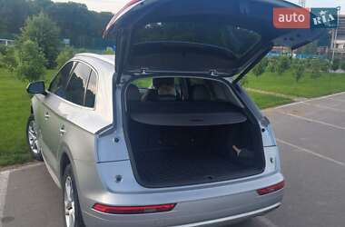 Внедорожник / Кроссовер Audi Q5 2018 в 