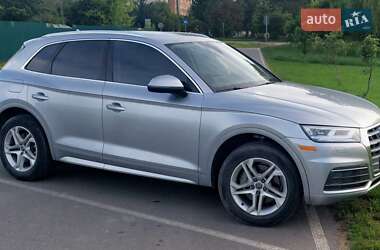 Внедорожник / Кроссовер Audi Q5 2018 в 