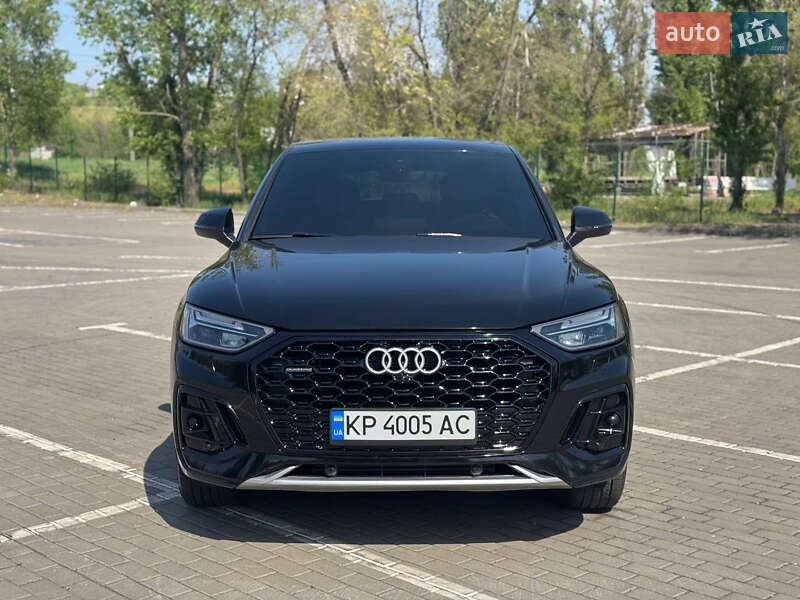 Позашляховик / Кросовер Audi Q5 2021 в 