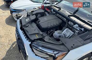 Позашляховик / Кросовер Audi Q5 2023 в 