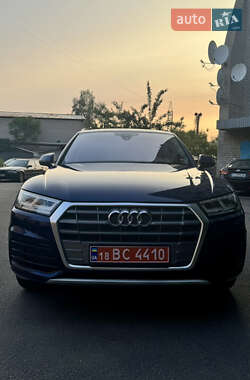 Внедорожник / Кроссовер Audi Q5 2018 в 