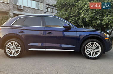 Внедорожник / Кроссовер Audi Q5 2018 в 