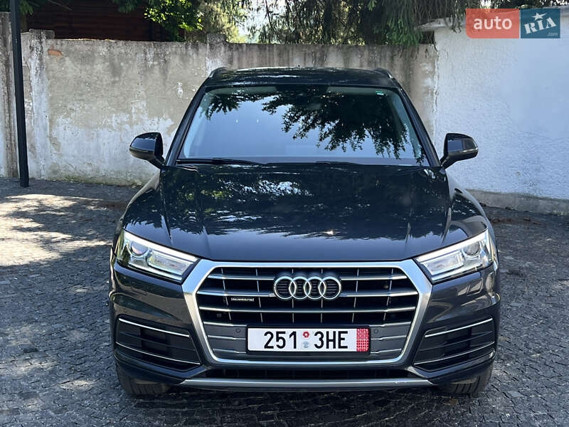 Внедорожник / Кроссовер Audi Q5 2020 в Сваляве