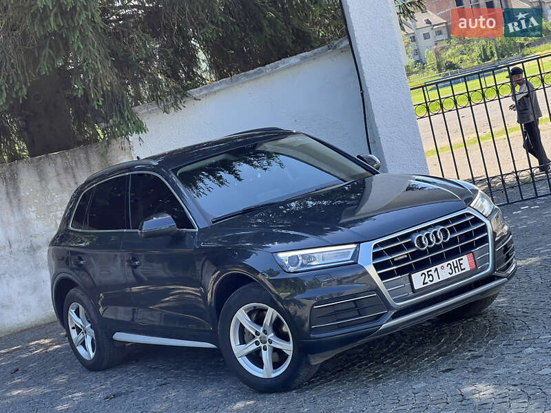 Внедорожник / Кроссовер Audi Q5 2020 в Сваляве