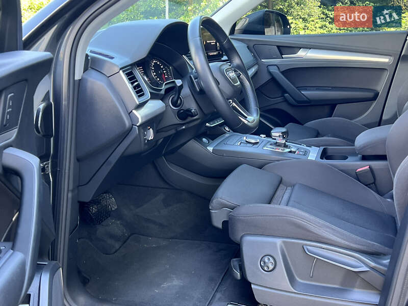 Внедорожник / Кроссовер Audi Q5 2020 в Сваляве