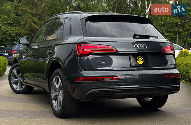 Позашляховик / Кросовер Audi Q5 2024 в 