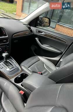 Внедорожник / Кроссовер Audi Q5 2012 в 