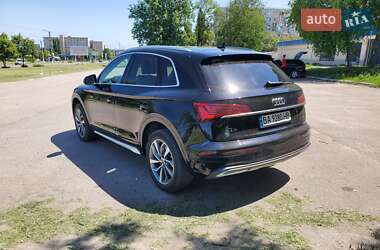 Позашляховик / Кросовер Audi Q5 2021 в 