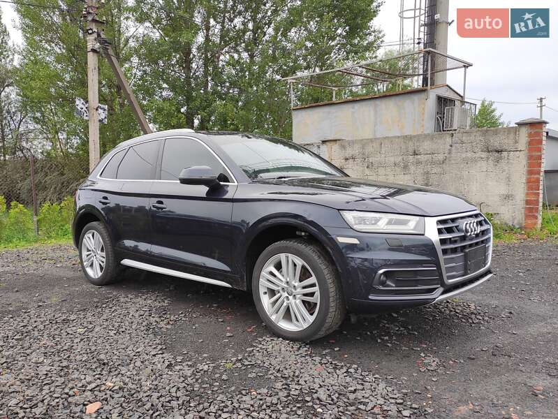Внедорожник / Кроссовер Audi Q5 2018 в Нововолынске