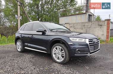 Позашляховик / Кросовер Audi Q5 2018 в 