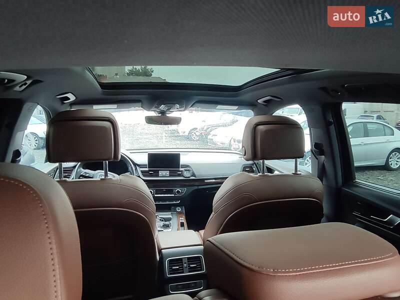 Внедорожник / Кроссовер Audi Q5 2018 в Нововолынске